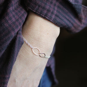 Tea Leaves Bracelet - Simple and Delicate Geometric Bracelet With Two Linked Ellipses