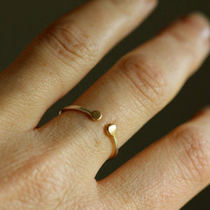 Beta Lyrae Stacking Ring - Hammered Band with Double Droplets at Opening