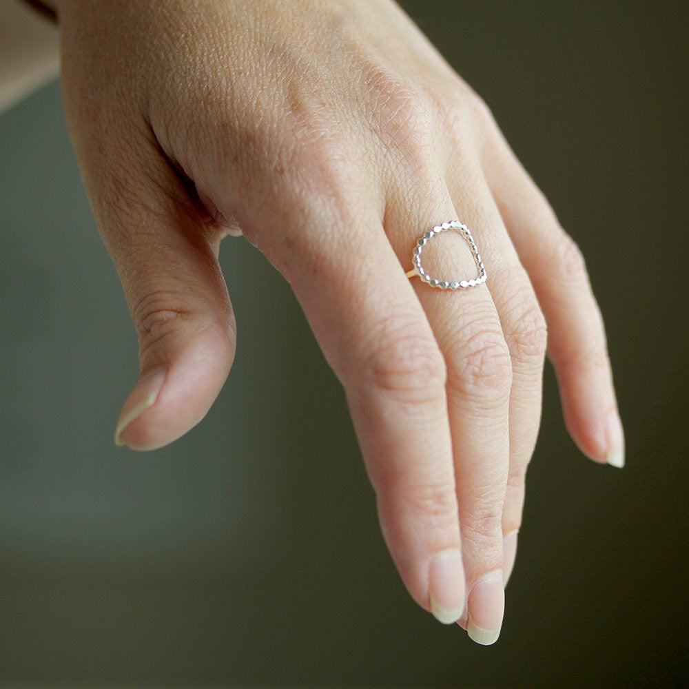 Dotted Ovale Ring - Simple Geometric Statement Ring With Dotted Texture