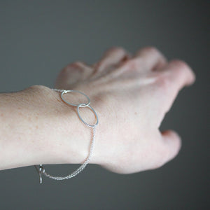 Love Bracelet - Simple Intertwined Ovals with Delicate Double Chain